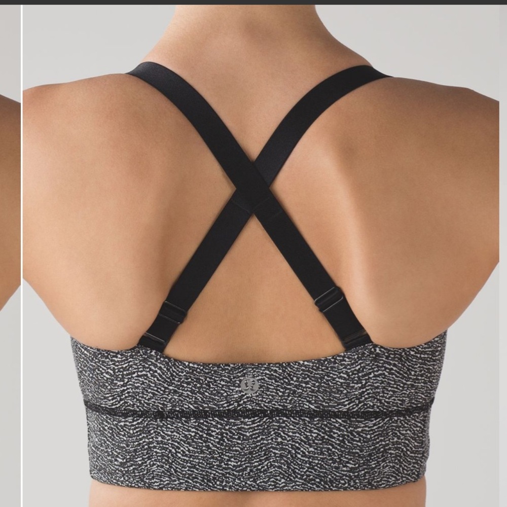 Lululemon Both Ways Bra
Power Luxtreme Ripple Jacquard Black White size 6